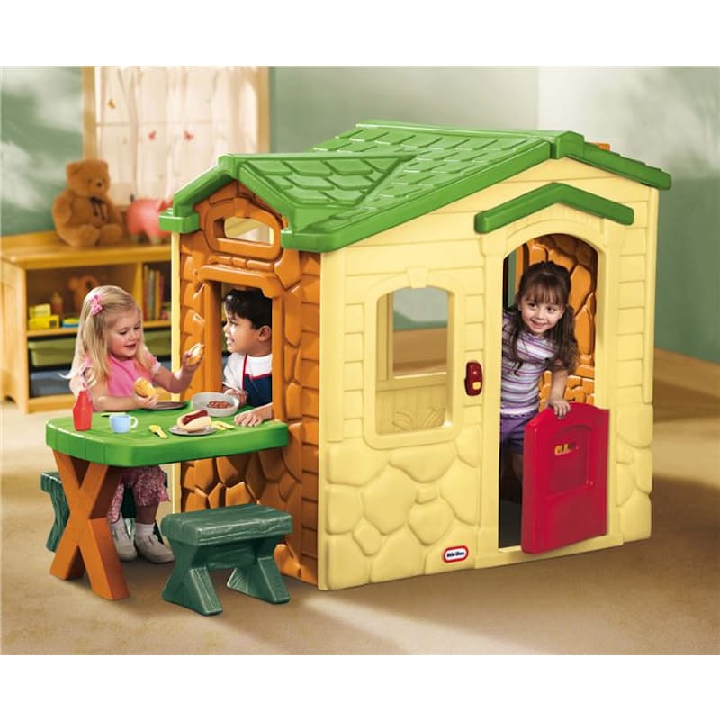 Picnic On The Patio Playhouse