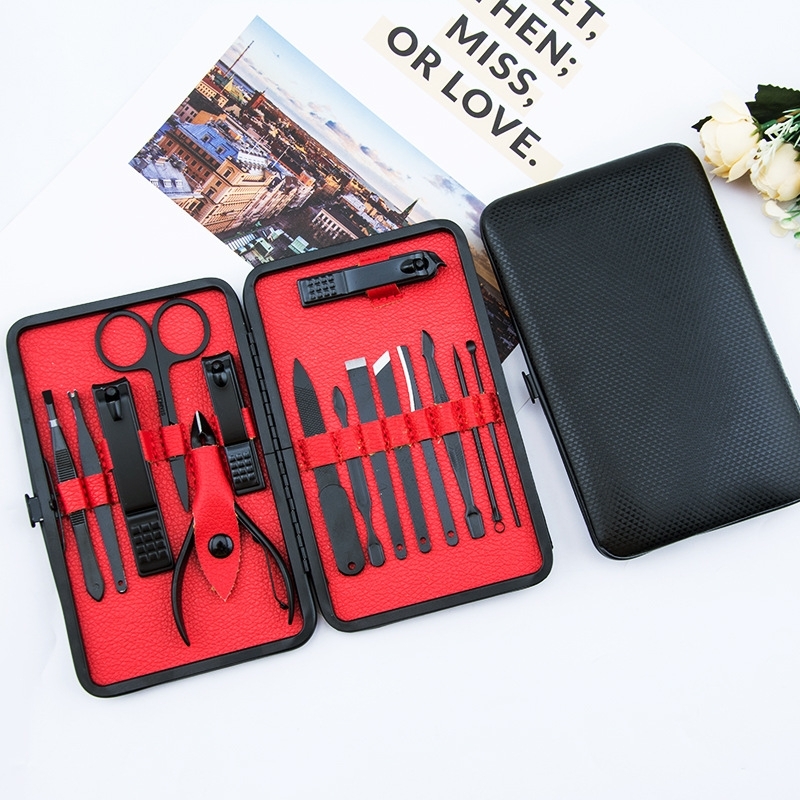 15 Piece Men's Grooming Kit in Red