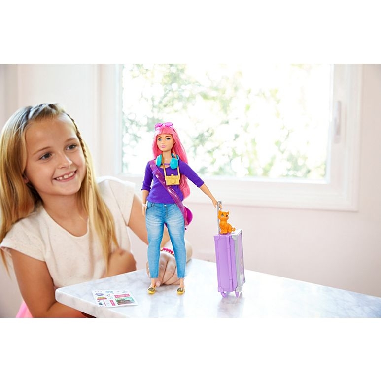 barbie daisy travel doll & accessories