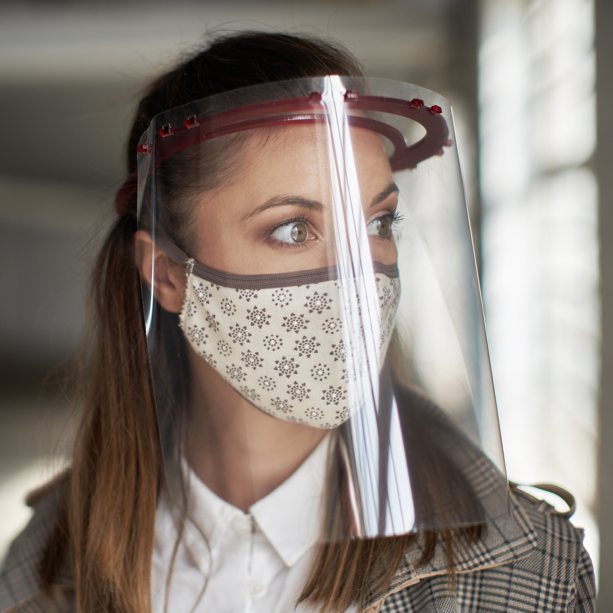 Protective Full Face Shield with Lightweight Frame and 5 Replaceable