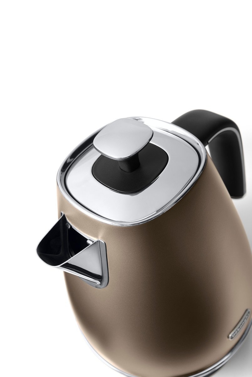 25 off on DeLonghi 1.7L Distinta Metallic Finish Kettle & 4 Slice Toaster OneDayOnly.co.za