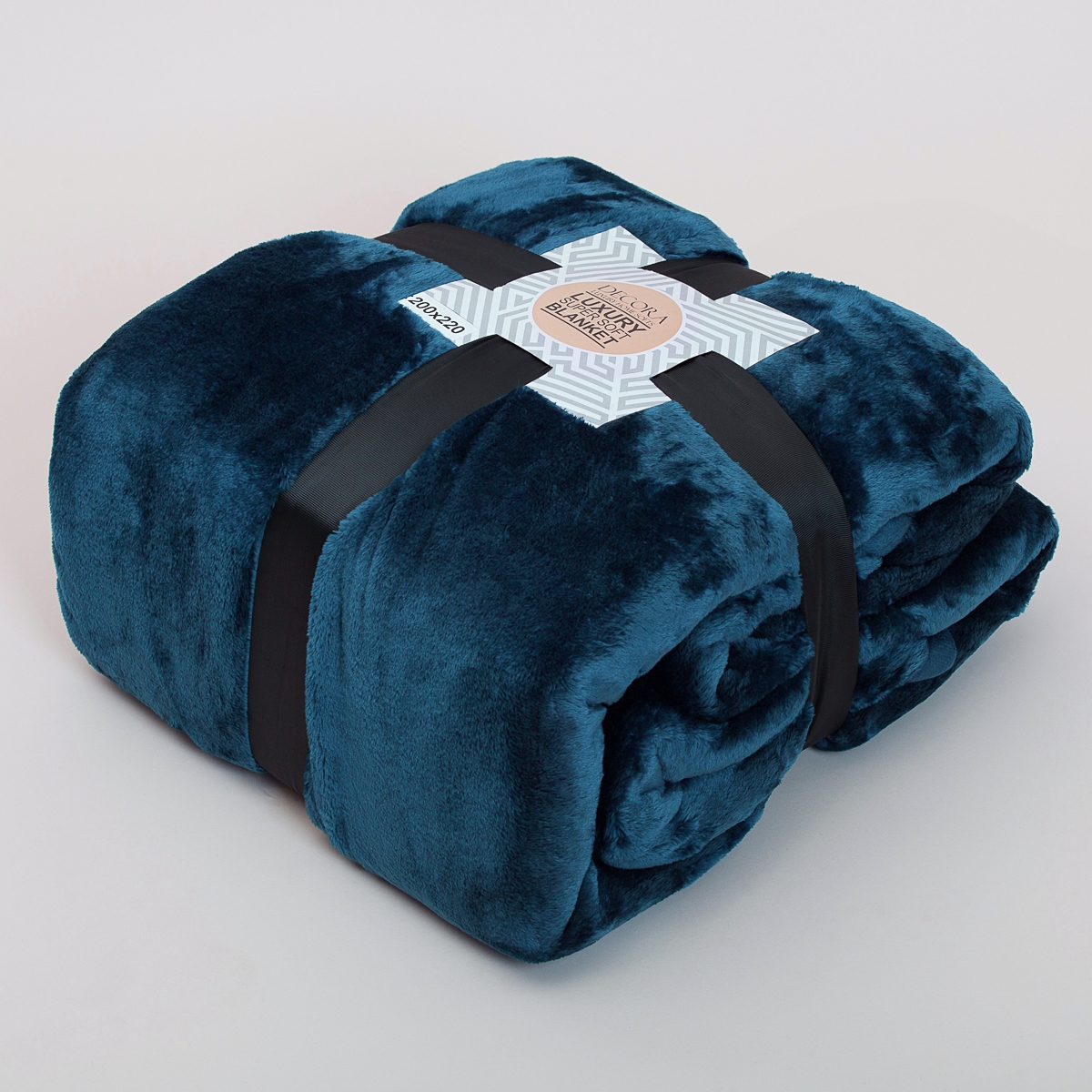 44 off on Decora NonShedding Plush Fleece 400gsm Blanket (200 x 220cm