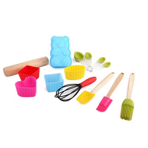 35 off on Kids 14pce Baking Set