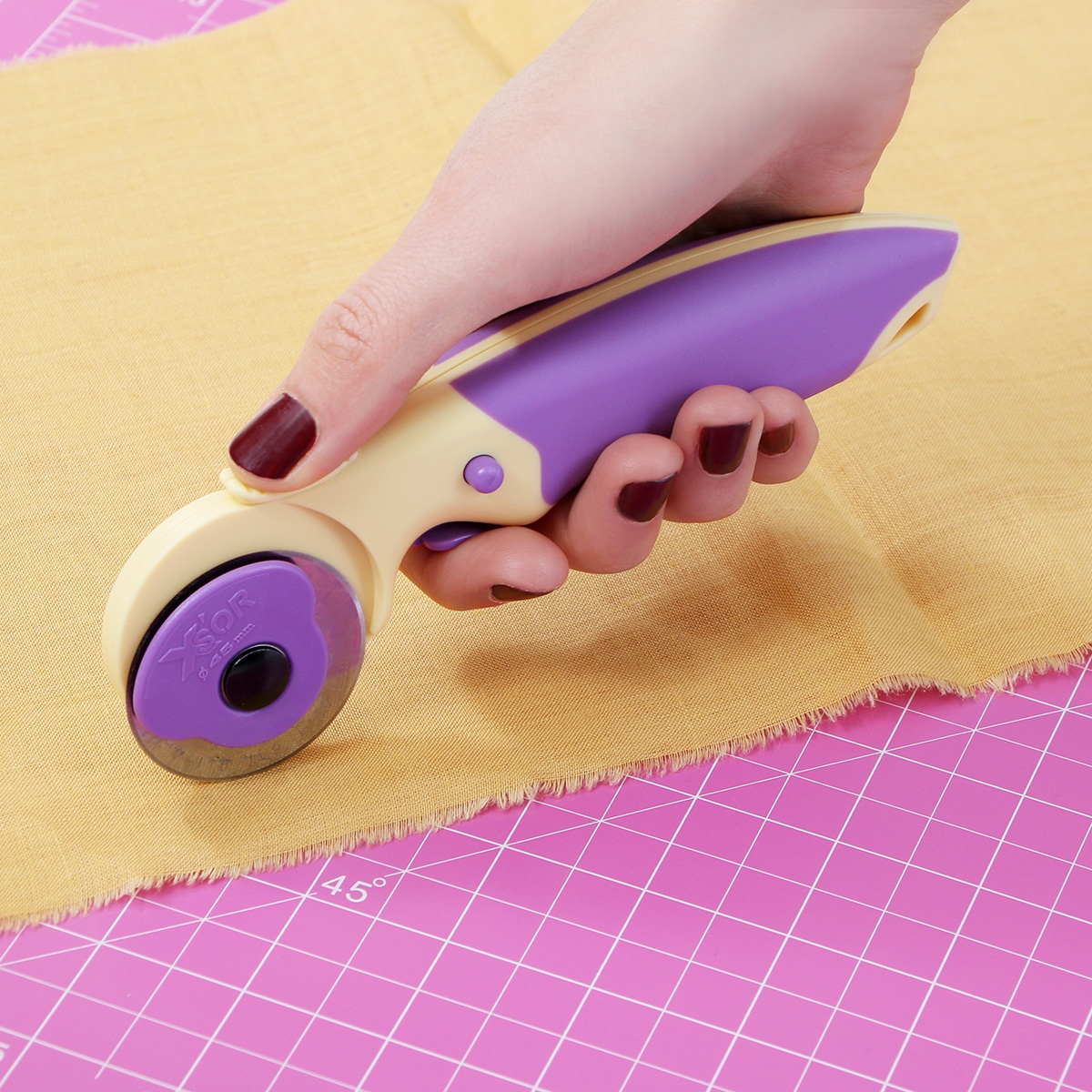 40 Off On Donwei By Elna Large Self Healing Cutting Mat And 45mm