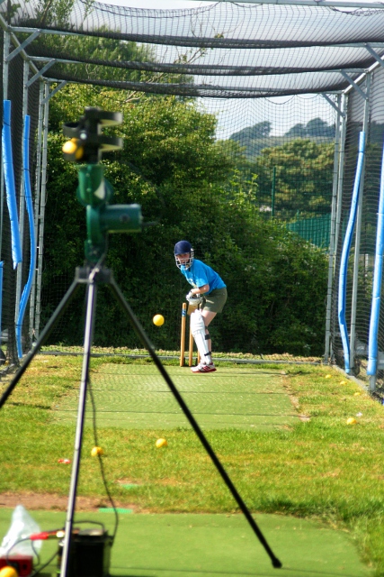 paceman dynamite bowling machine