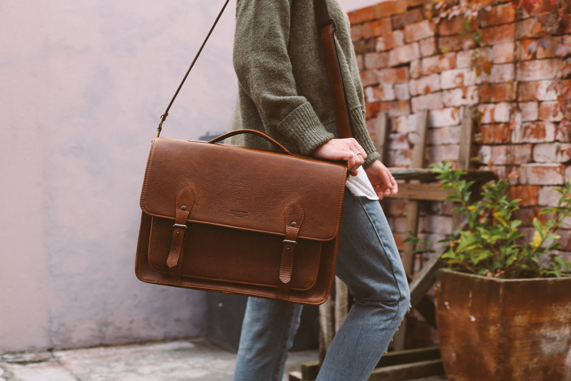 15 inch leather messenger bag