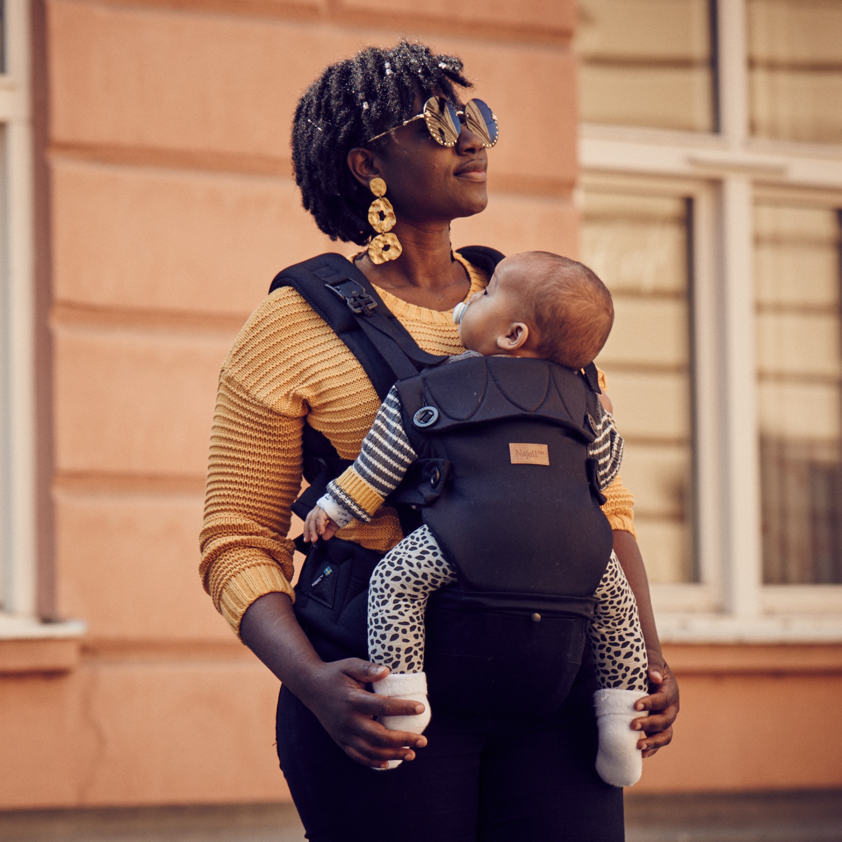 najell baby carrier