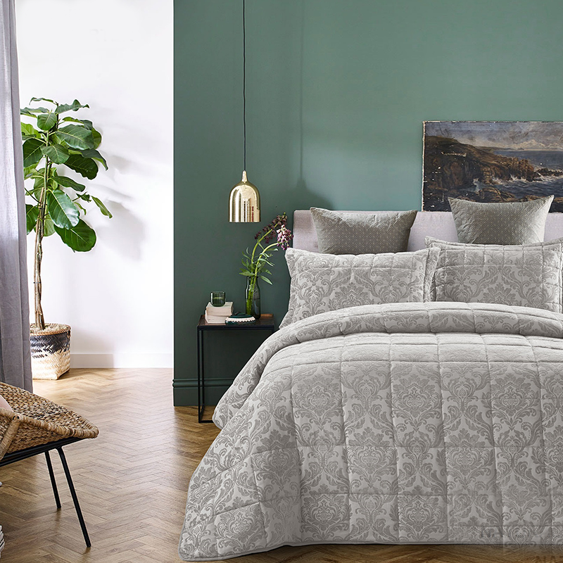 44 Off On Simon Baker Luxurious Chenille Comforter Onedayonly Co Za