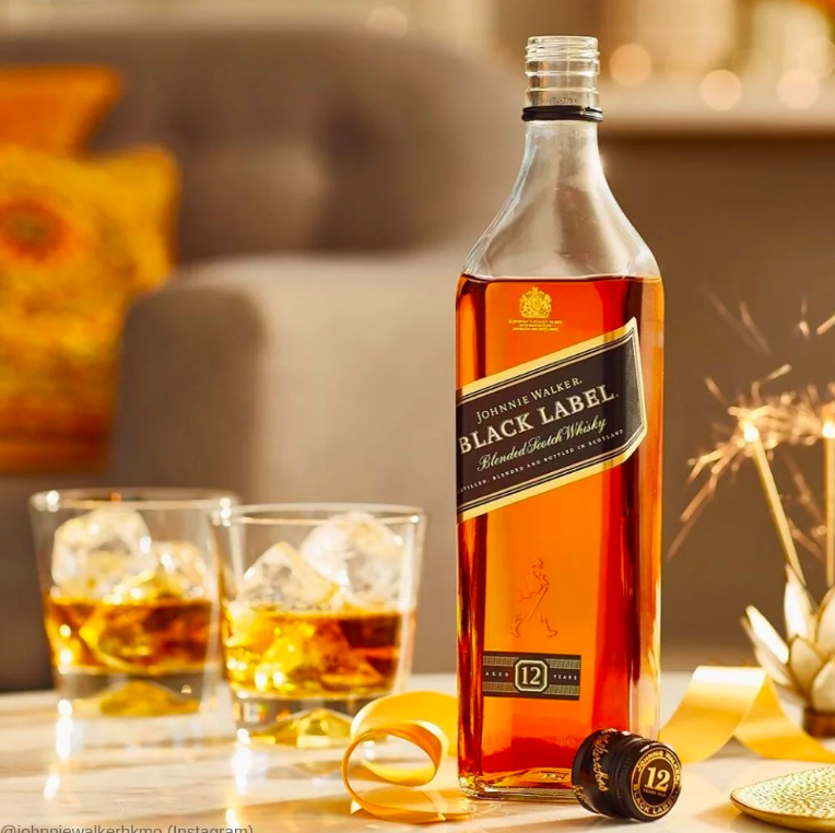 30 Off On 12 Year Black Label Whisky With 2 X 50ml Whiskies Gift Set